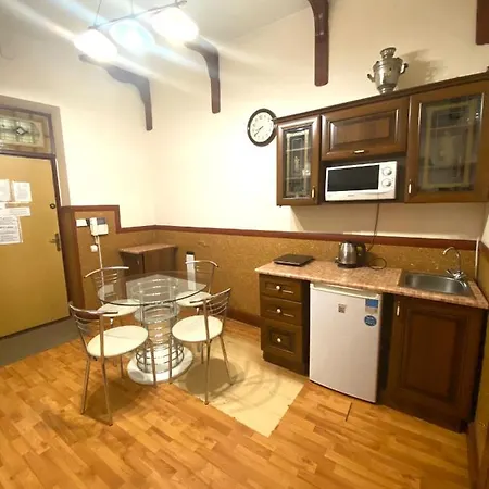 подобово в центрі на вулиці проспект свободи 7