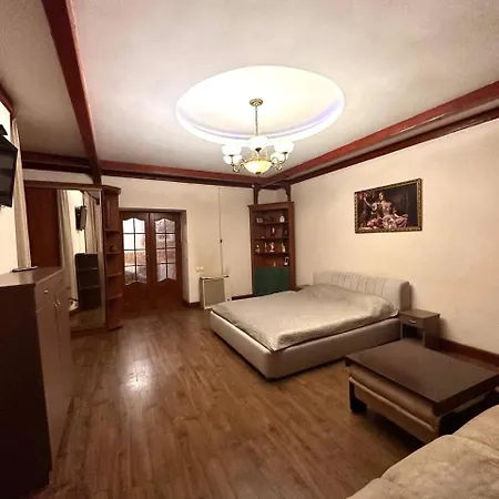 подобово в центрі на вулиці проспект свободи 7 Daire