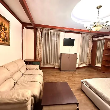 подобово в центрі на вулиці проспект свободи 7 Lviv