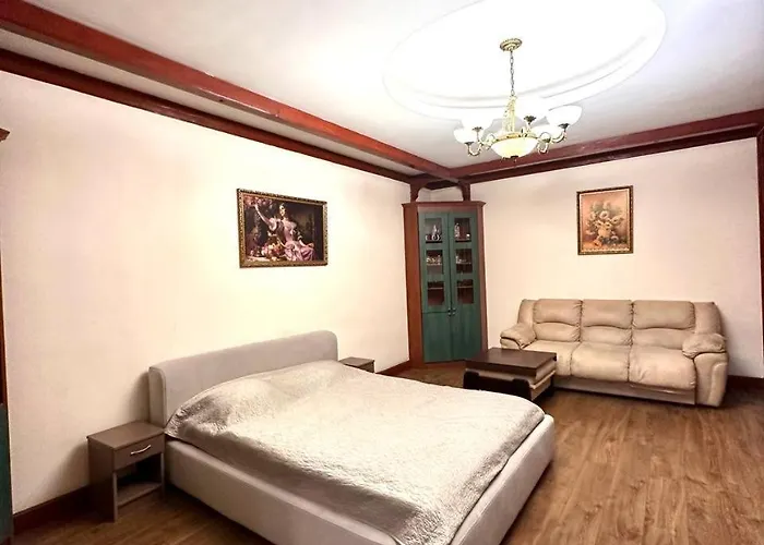 подобово в центрі на вулиці проспект свободи 7 *