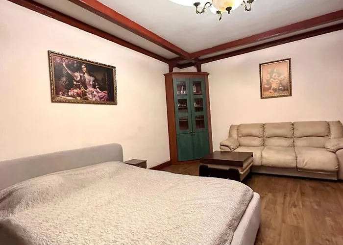 подобово в центрі на вулиці проспект свободи 7 * Lviv